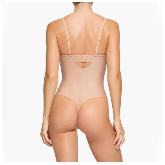 SKIMS Body Molded Underwire Thong Bodysuit | Clay | Size 4X - Picture 3 of 3